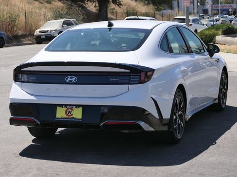Certified 2025 Hyundai Sonata SEL FWD image 2