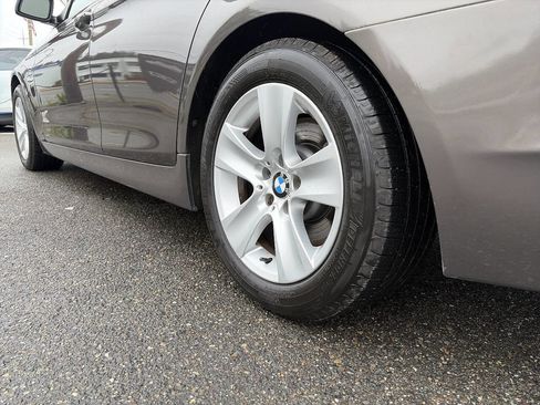 Used 2012 BMW 528i xDrive Sedan AWD/4WD image 4
