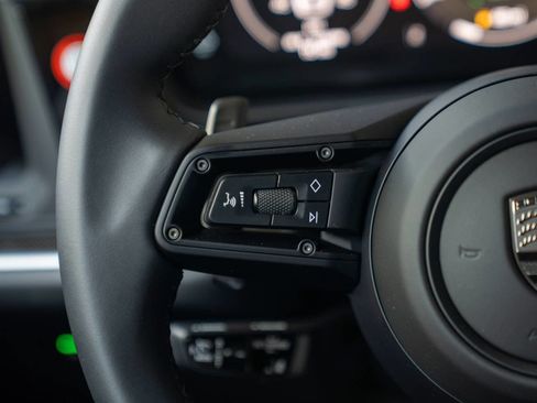 Used 2025 Porsche Cayenne Turbo image 14