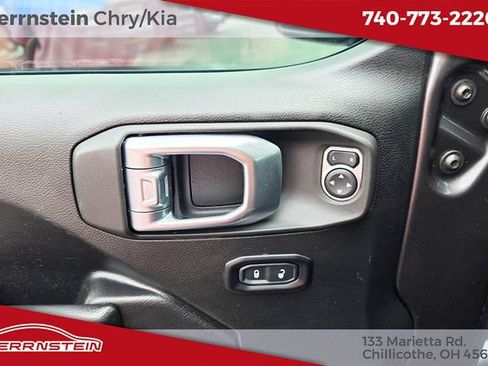 Used 2022 Jeep Gladiator Sport image 14