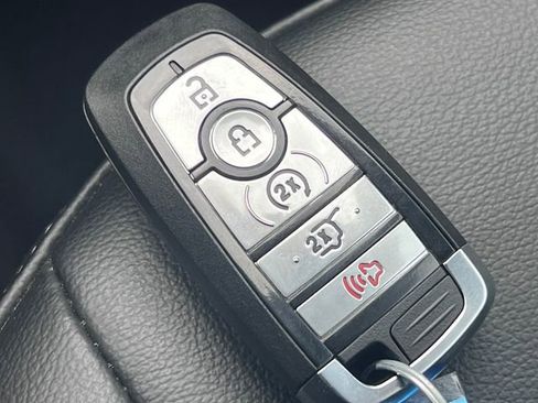 Certified 2024 Ford Edge SEL w/ Convenience Package AWD/4WD image 29