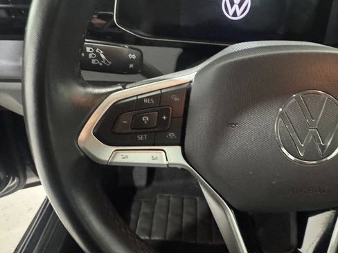 Used 2025 Volkswagen Jetta SE FWD image 6