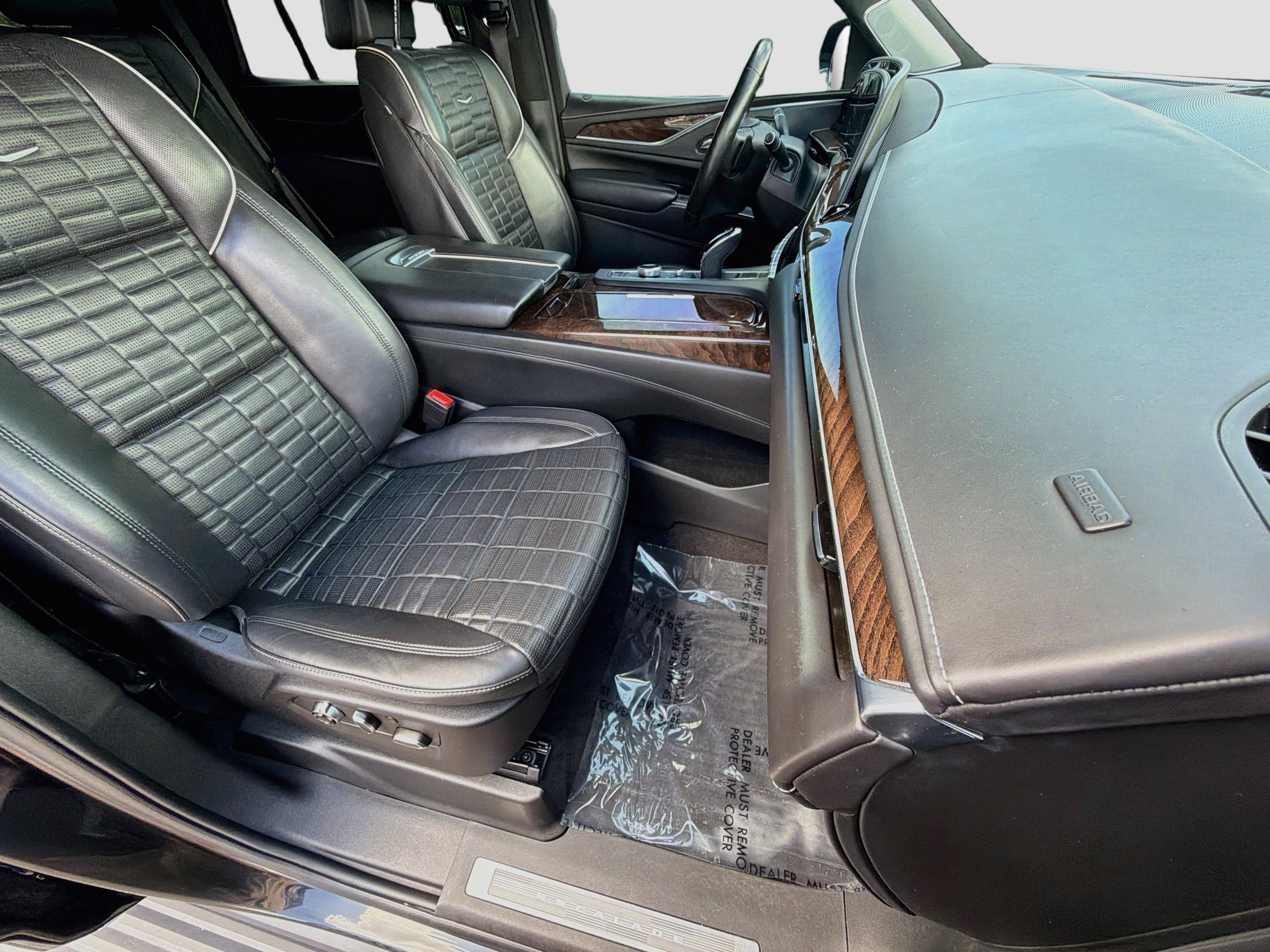Used 2022 Cadillac Escalade Premium Luxury Platinum AWD/4WD image 16