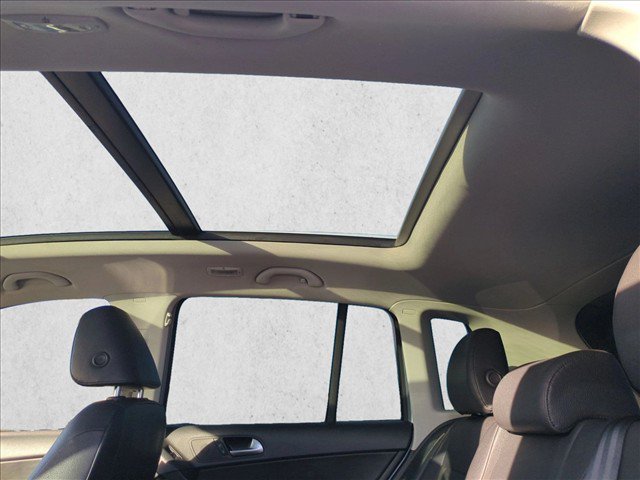 Used 2017 Volkswagen Tiguan Wolfsburg Edition FWD image 19