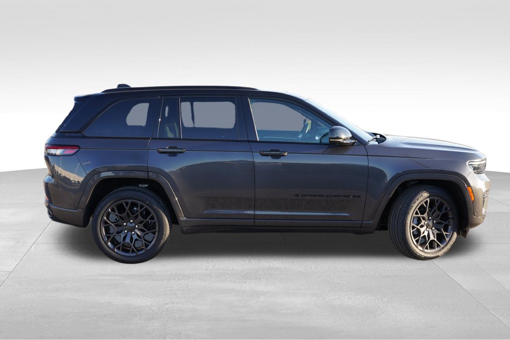 Certified 2025 Jeep Grand Cherokee Summit w/ Obsidian Package AWD/4WD image 4