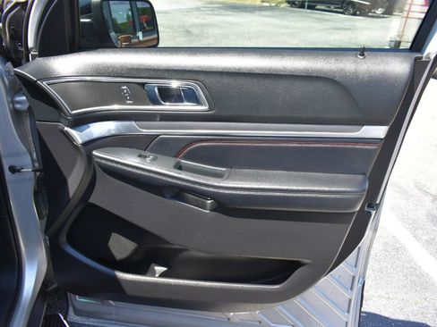 Used 2017 Ford Explorer Sport w/ Equipment Group 401A image 39