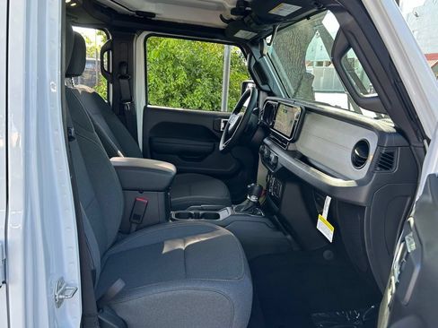 Used 2025 Jeep Wrangler Unlimited Sport AWD/4WD image 26