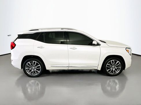 Used 2024 GMC Terrain Denali AWD/4WD image 8