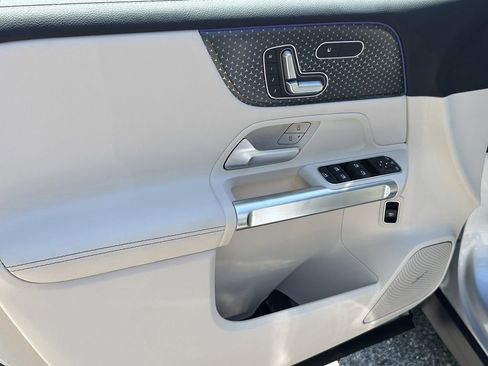 Certified 2025 Mercedes-Benz GLB 250 image 11