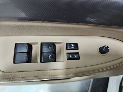 Used 2012 Nissan Armada SV AWD/4WD image 29
