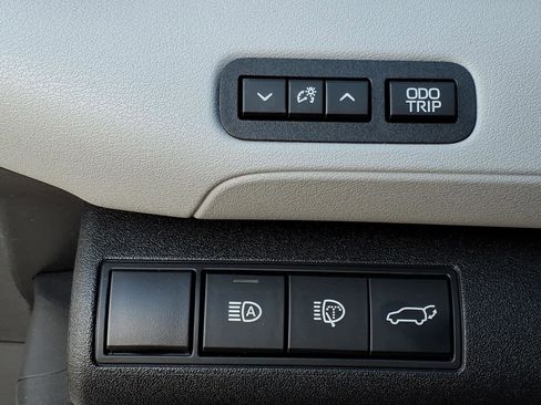 New 2026 Subaru Solterra AWD/4WD image 40