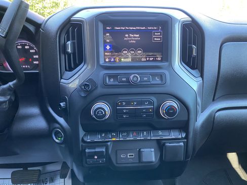 Used 2024 Chevrolet Silverado 2500 Custom w/ Custom Value Package image 24