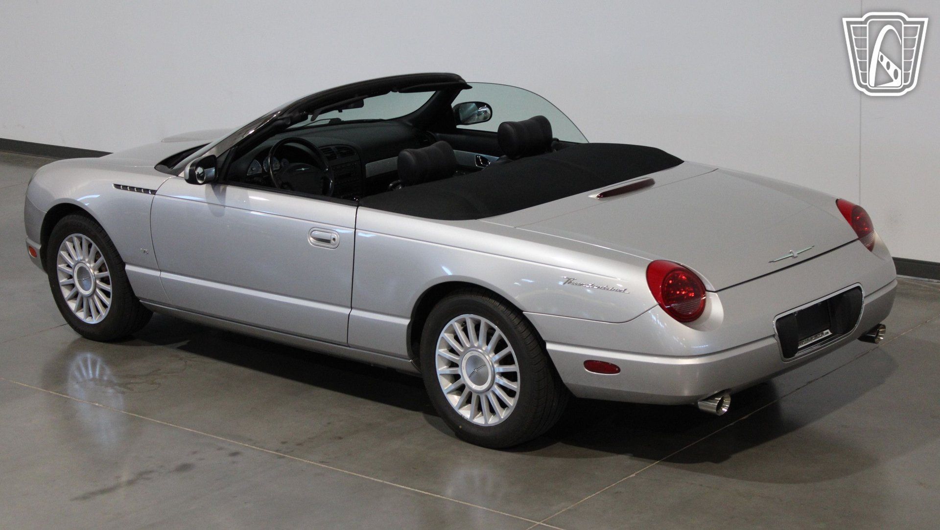 Used 2004 Ford Thunderbird RWD image 10