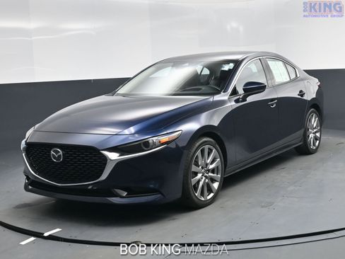 Used 2021 MAZDA MAZDA3 s image 1