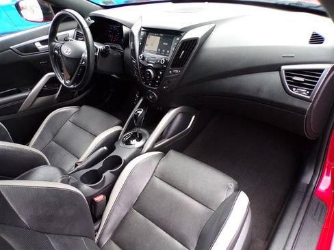 Used 2016 Hyundai Veloster Turbo w/ Option Group 04 FWD image 20