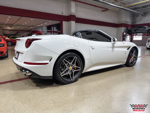 Used 2016 Ferrari California T image 5