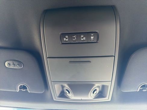 Used 2014 Dodge Grand Caravan R/T image 32