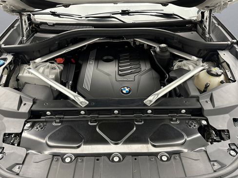 Used 2019 BMW X5 xDrive40i w/ M Sport Package image 29