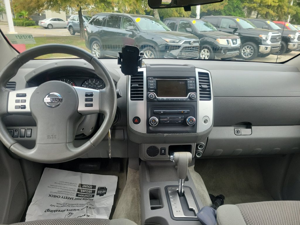 Used 2015 Nissan Frontier SV RWD image 24