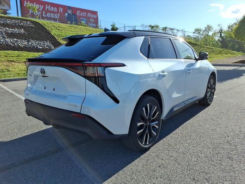 New 2026 Toyota bZ FWD image 4