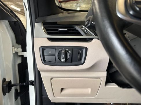 Used 2019 BMW X1 xDrive28i w/ Convenience Package AWD/4WD image 16