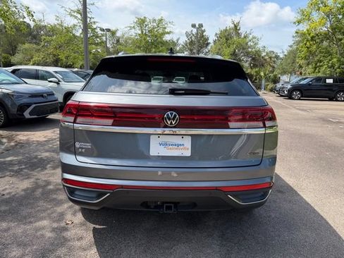 Used 2025 Volkswagen Atlas Cross Sport SE AWD/4WD image 4