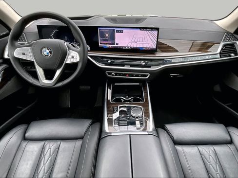 Used 2026 BMW X7 xDrive40i AWD/4WD image 15