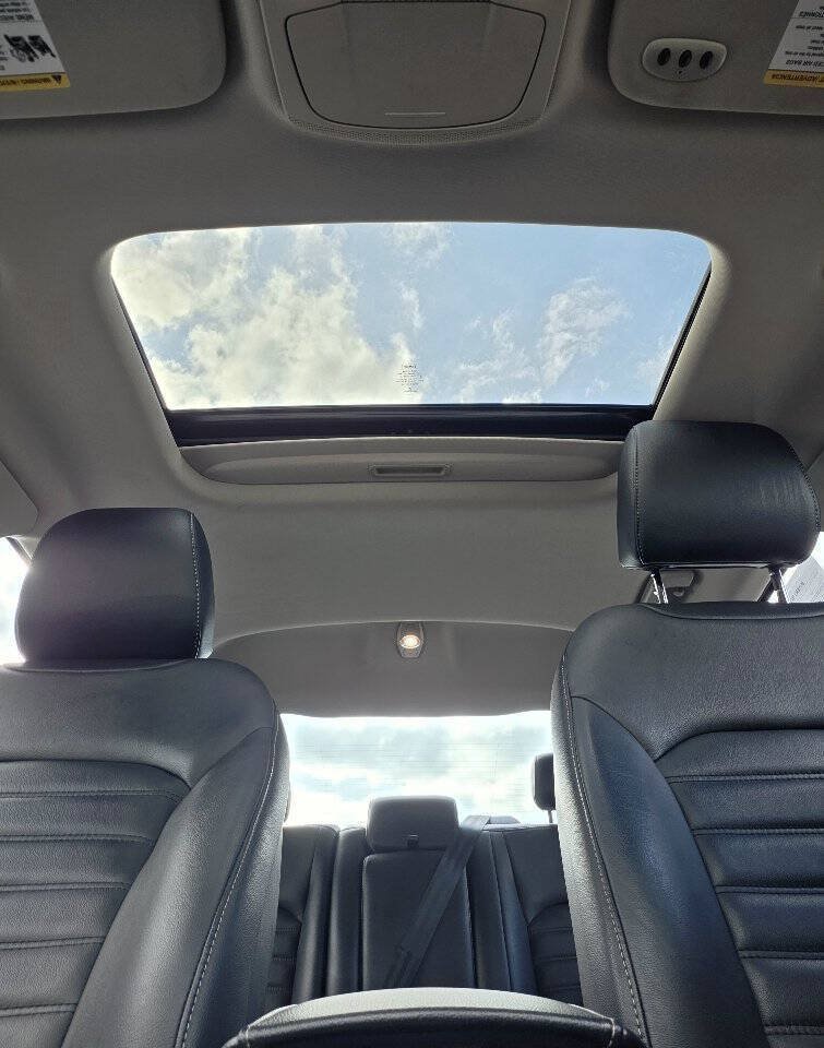 Used 2017 Ford Fusion SE FWD image 17