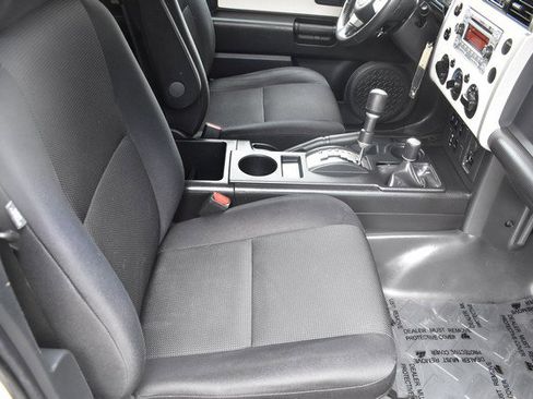 Used 2013 Toyota FJ Cruiser 4WD w/ Upgrade Pkg image 30