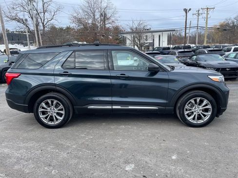 Used 2022 Ford Explorer XLT w/ Equipment Group 202A image 7