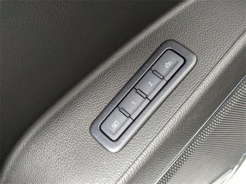 Used 2019 Chevrolet Suburban Premier w/ Premier Plus Edition image 12