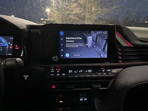 Used 2025 Toyota Camry LE w/ Convenience Package image 14