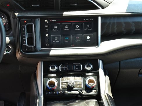 Used 2023 GMC Yukon Denali w/ Denali Reserve Package AWD/4WD image 20