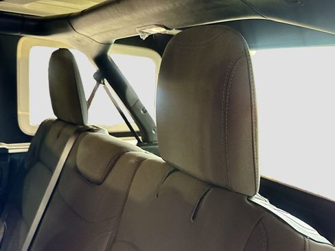 Used 2023 Jeep Wrangler Unlimited Sport AWD/4WD image 28