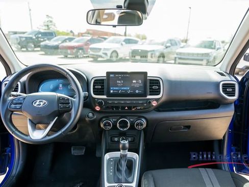 Used 2025 Hyundai Venue SEL image 13