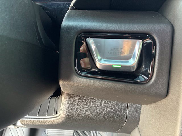 Used 2025 GMC Yukon Elevation w/ LPO, Elevation Black Package AWD/4WD image 10