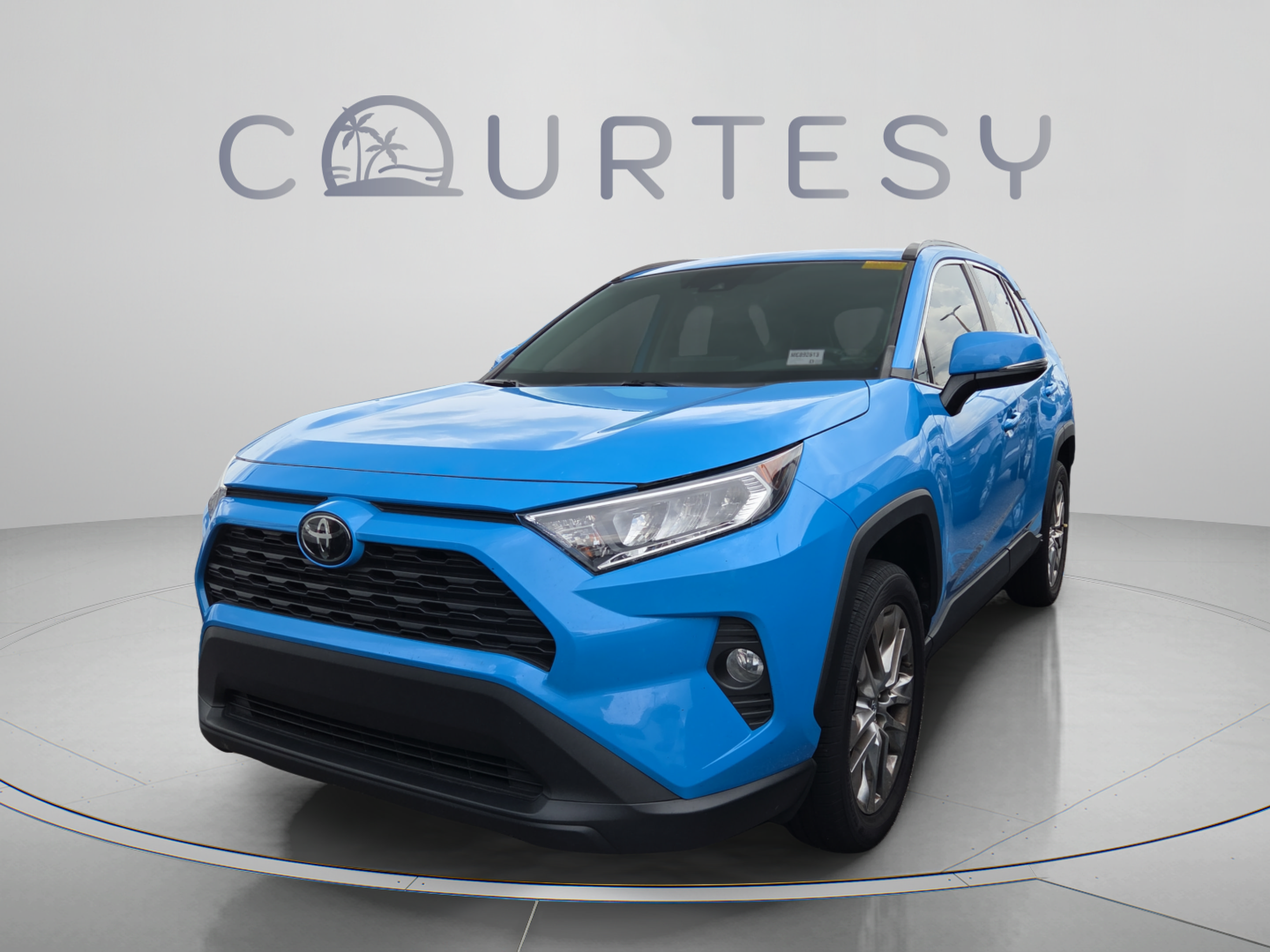 Used 2021 Toyota RAV4 XLE Premium FWD image 1