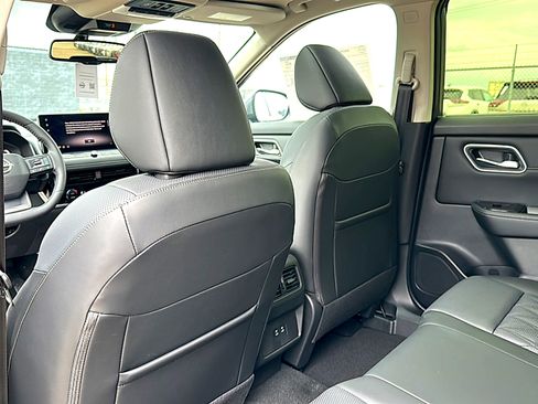 New 2026 Nissan Rogue Platinum AWD/4WD image 14