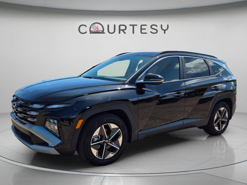 Certified 2025 Hyundai Tucson SEL FWD image 1
