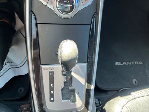 Used 2013 Hyundai Elantra Limited w/ Technology Pkg FWD image 24