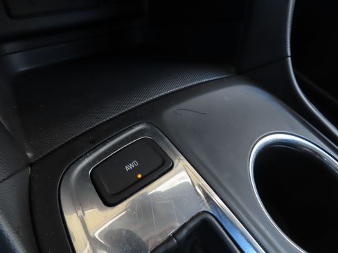 Used 2021 Chevrolet Equinox LT AWD/4WD image 24