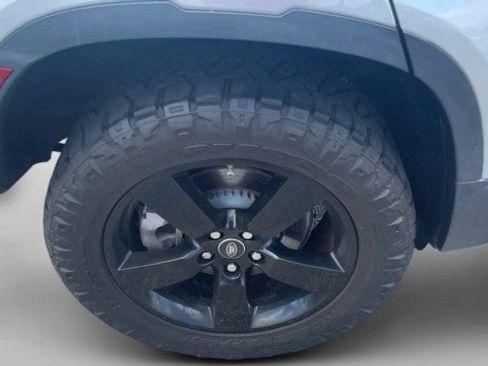Used 2020 Land Rover Defender 110 First Edition AWD/4WD image 9