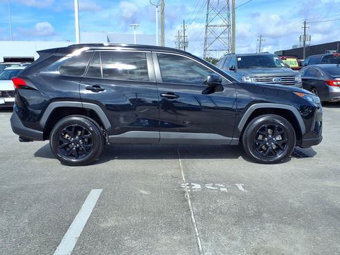 Used 2021 Toyota RAV4 LE FWD image 25