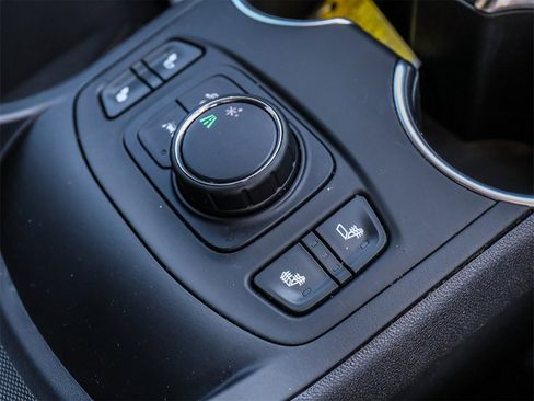 Used 2020 GMC Terrain SLE w/ Driver Convenience Package image 17