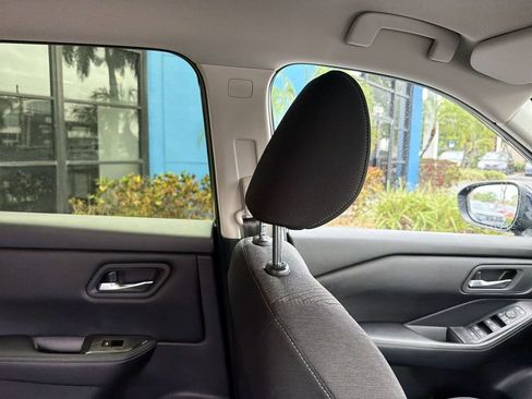 Used 2024 Nissan Rogue SV FWD image 16
