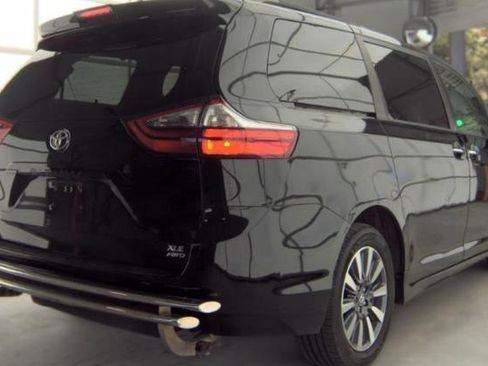 Used 2020 Toyota Sienna XLE AWD/4WD image 4