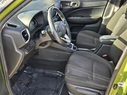 Used 2023 Hyundai Venue SEL image 10