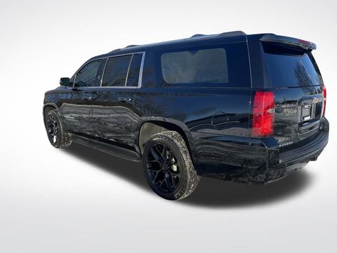 Used 2018 Chevrolet Suburban Premier image 3