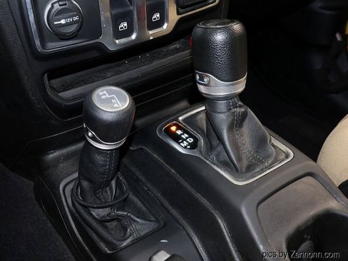 Used 2019 Jeep Wrangler Sport AWD/4WD image 26
