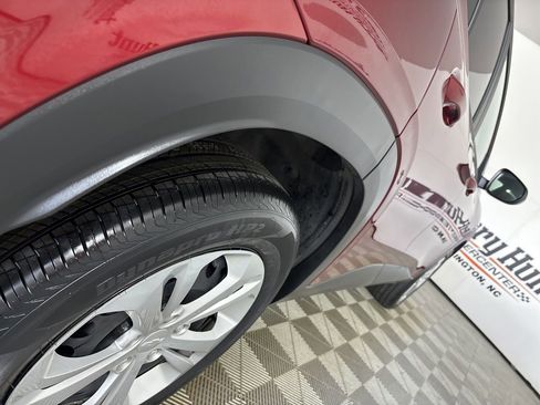 Used 2025 Chevrolet Trax LS image 33